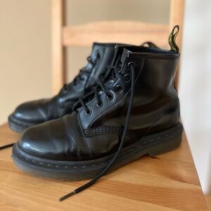 Dr Martens leather black boots size 7.5